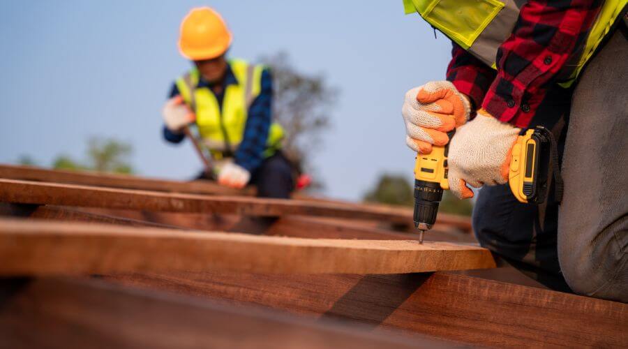 Professional residential roofers in Howe, IN